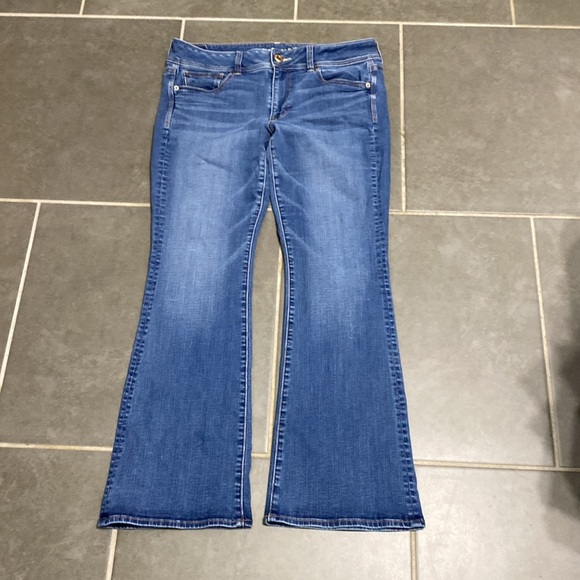 American Eagle 🦅 kick boot jeans. 12 short. - Picture 4 of 6